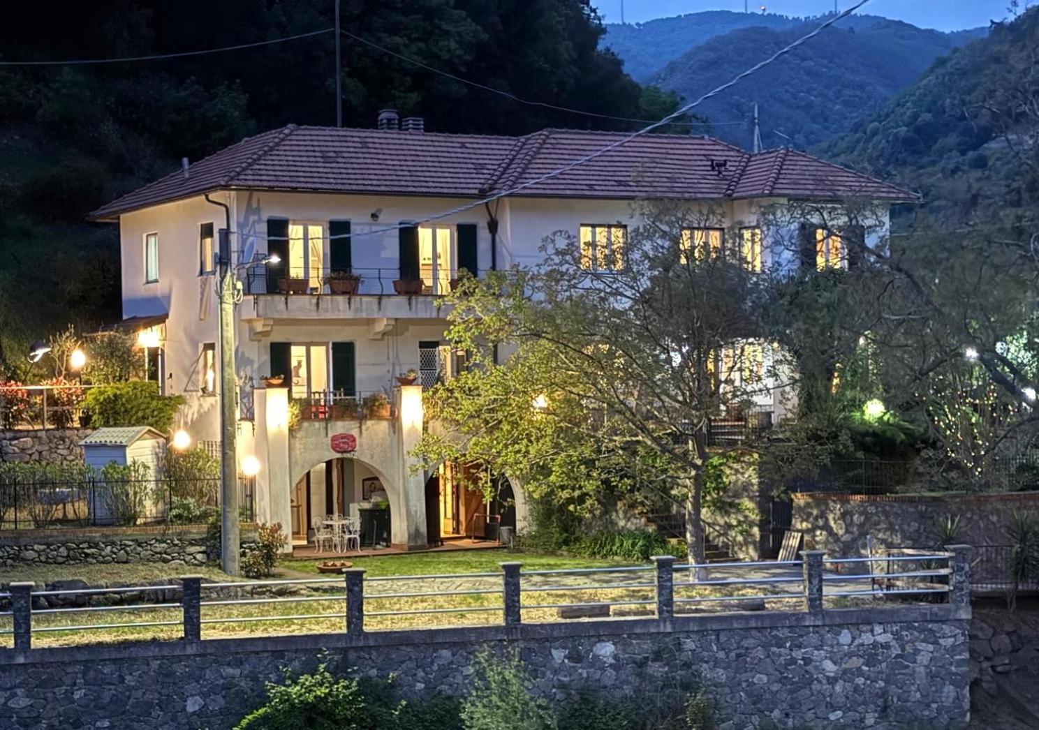 La Casa Sul Fiume Apartment Albisola Superiore Exterior photo
